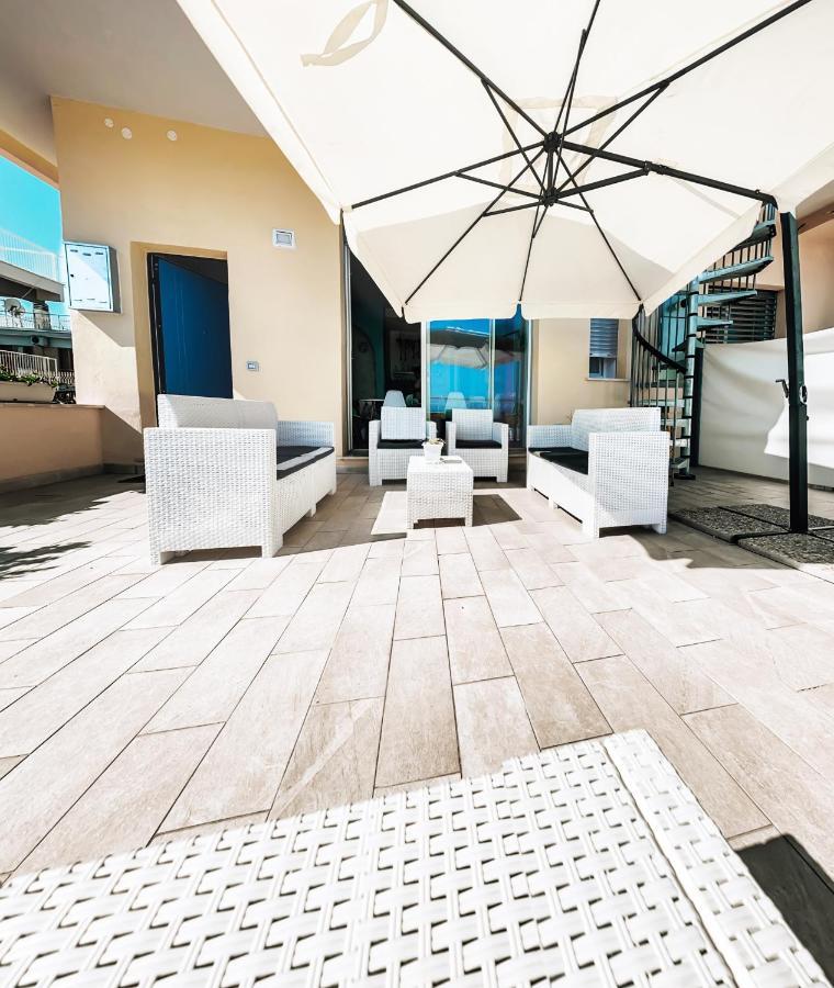 Bed and Breakfast La terrazza dei colori Gaeta Esterno foto