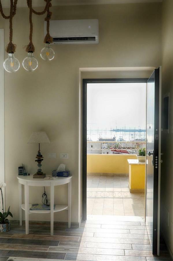 Bed and Breakfast La terrazza dei colori Gaeta Esterno foto