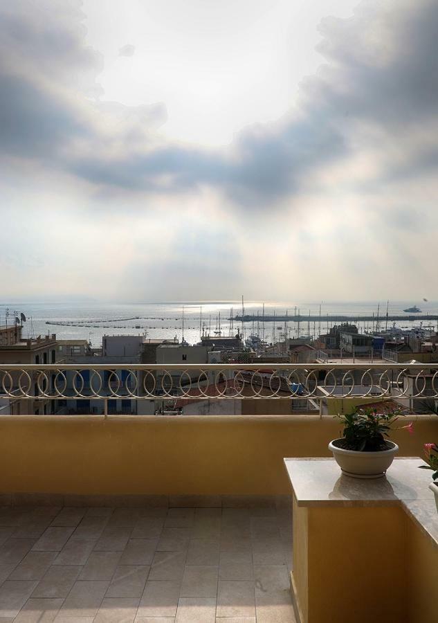 Bed and Breakfast La terrazza dei colori Gaeta Esterno foto