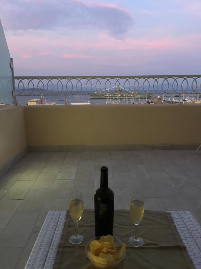 Bed and Breakfast La terrazza dei colori Gaeta Esterno foto